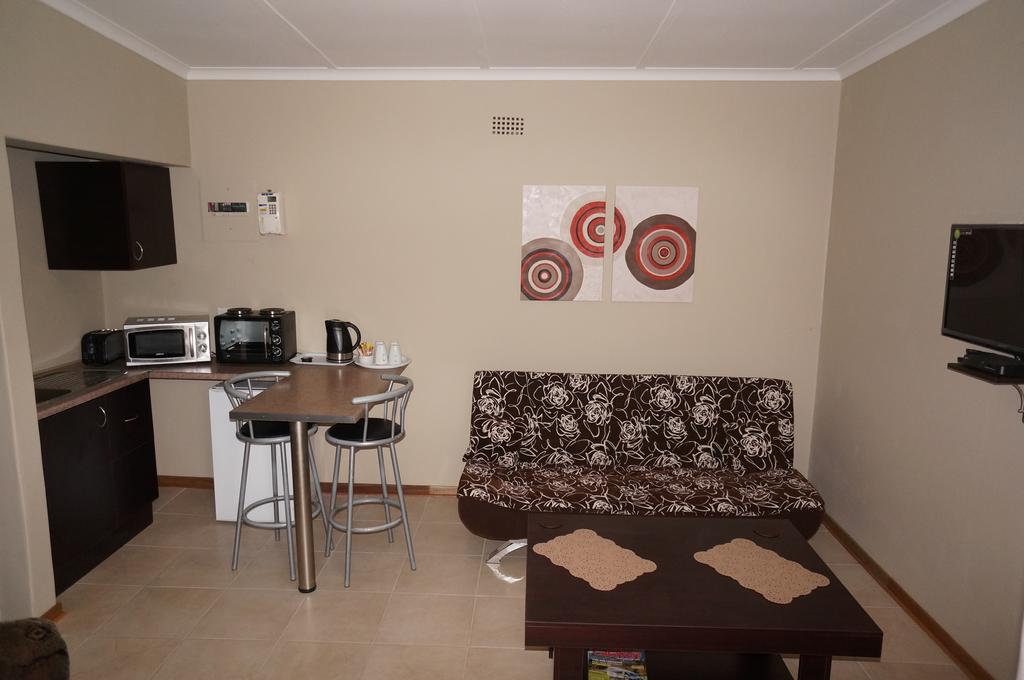 Mckala Guesthouse Kimberley Zimmer foto